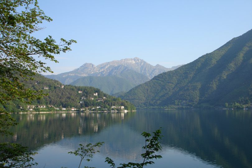 Lago_di_Ledro_-_View_on_Monte_Catria