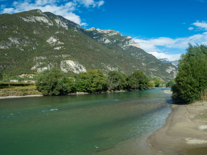 il fiume Adige presso Borghetto d'Avio, bassa Vallagarina, Trentino